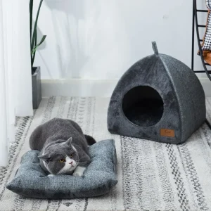 Niche triangulaire fermée pour chat